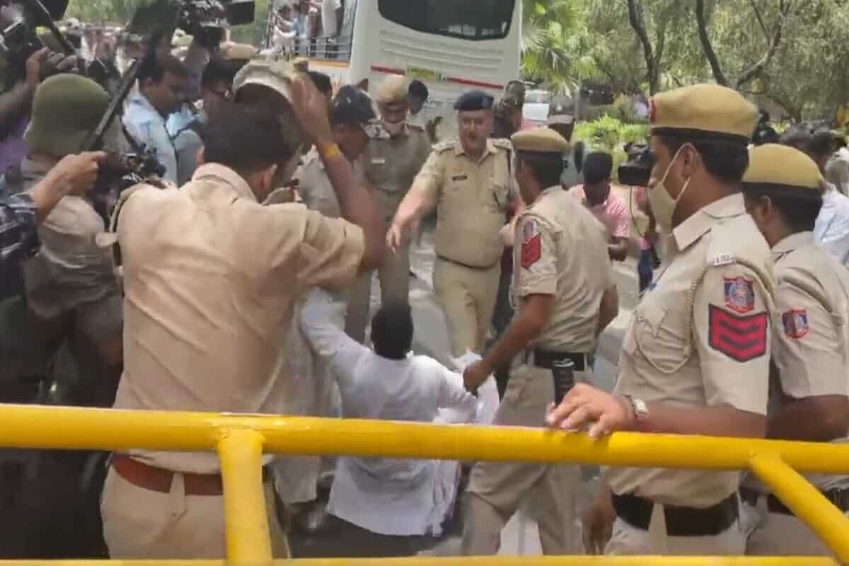 Video: Congress's Srinivas BV forced into bus by Delhi police