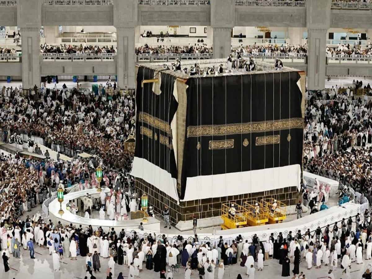 Kiswah (Ghilaf-e-Kaaba) changed to mark New Islamic year 1444
