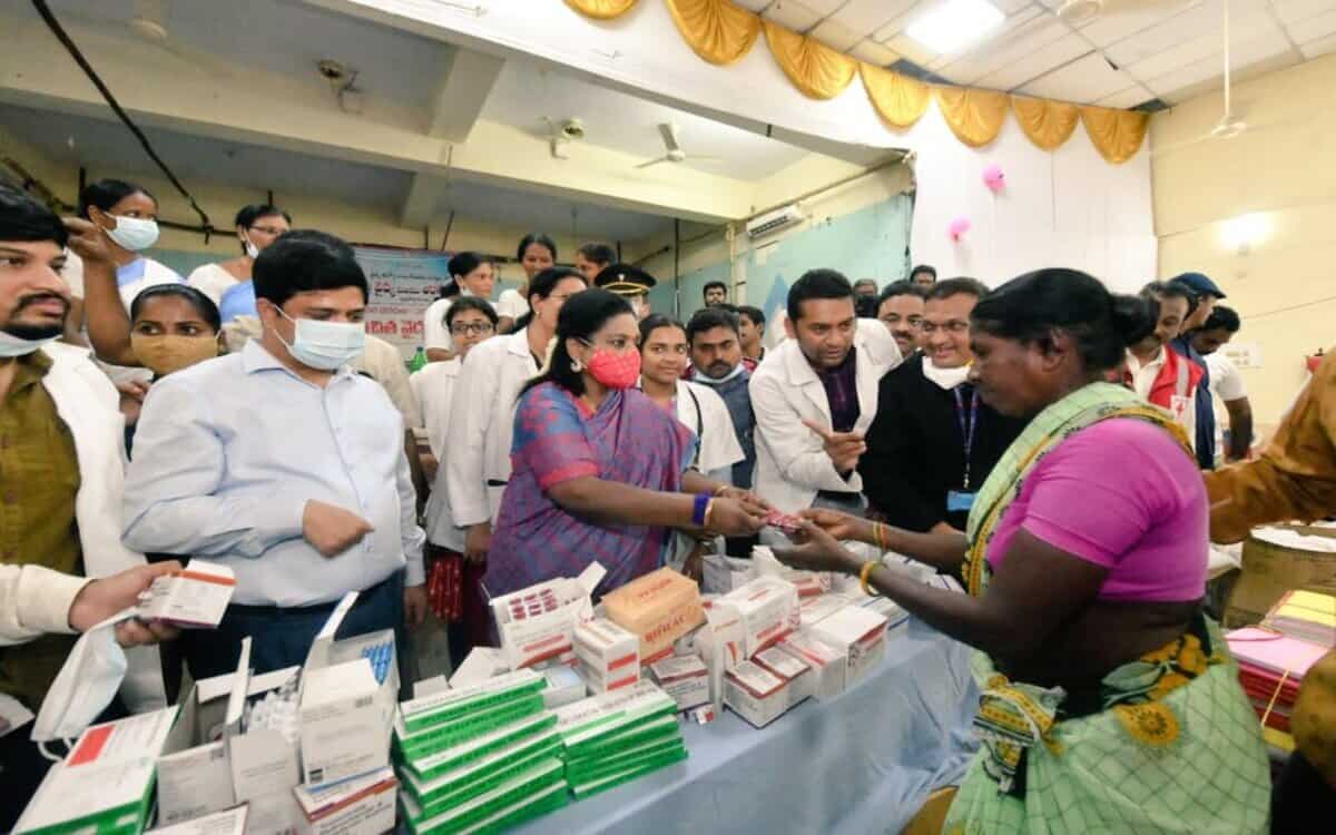 Telangana governor visits flood-hit villages of Bhadradri district