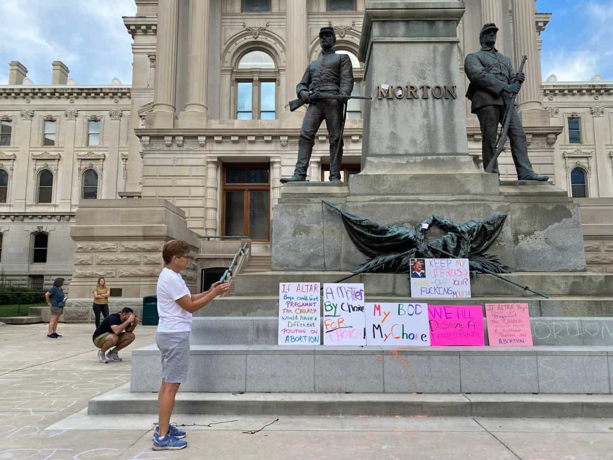 US woman protests after being denied 'medically necessary' abortion