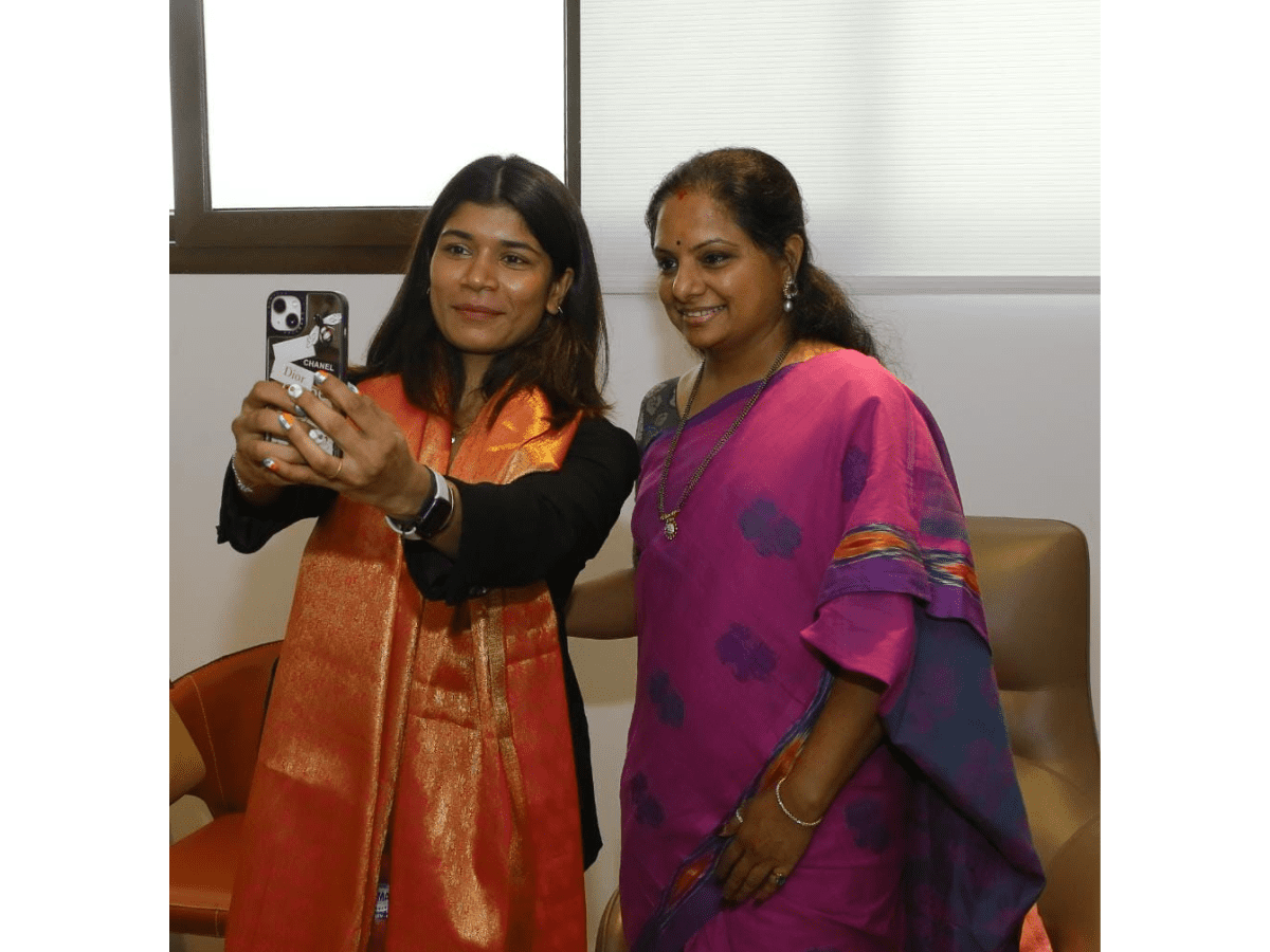 MLC Kavitha felicitates CWG gold medalist Nikhat Zareen