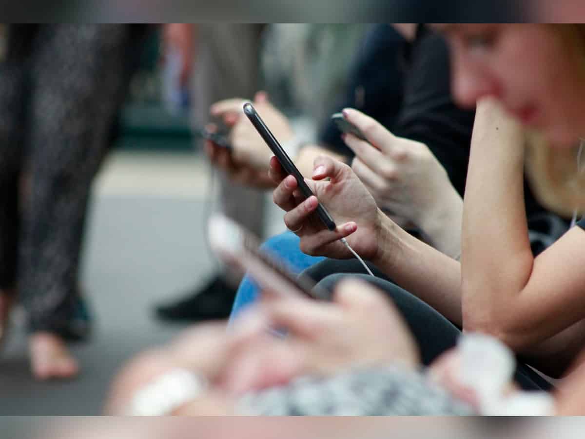 Saudi Arabia: Rs 1 crore fine for violating others’ privacy through mobile phones