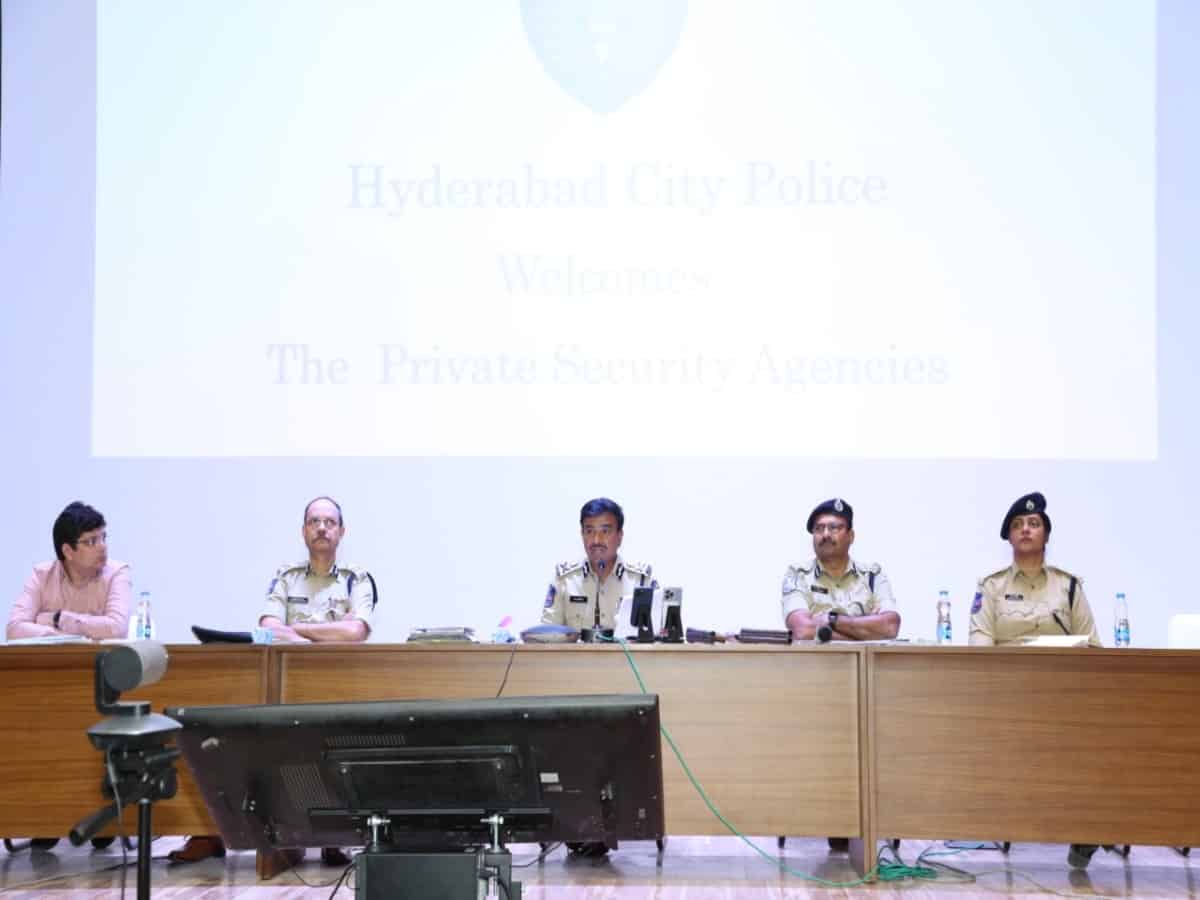 Hyderabad Police Commissioner conducts meeting with security agencies