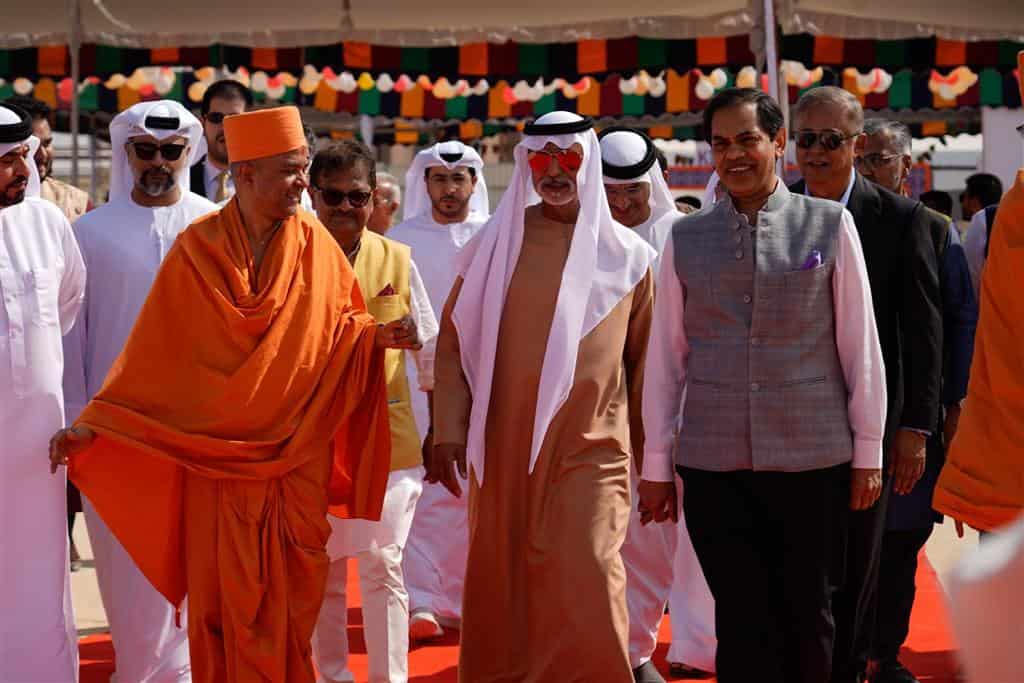 Shaikh Abdullah Zayed received BAPS Mandir Bhramaviharidas