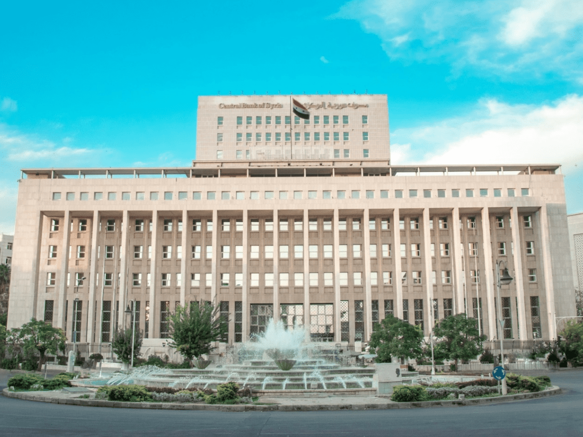 Syria devalues local currency amid worsening economic situation
