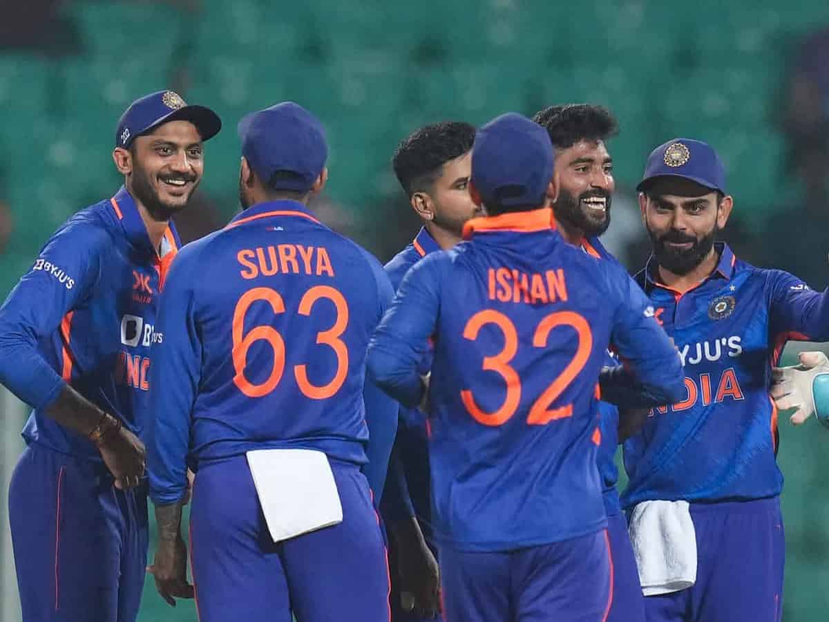 India dominates Sri Lanka in third ODI, wins series 3-0