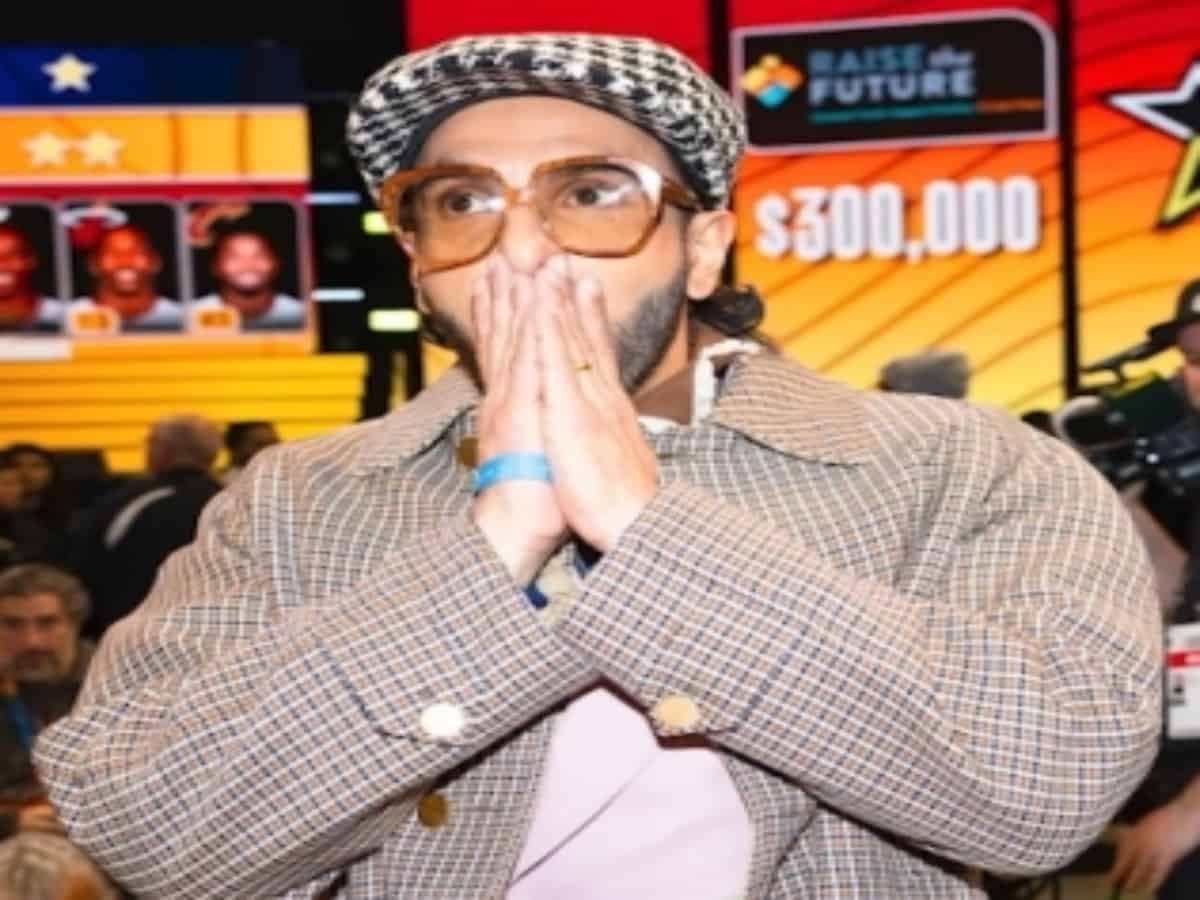 Ranveer Singh raps in front of Simu Liu, Hasan Minhaj, Nicky Jam