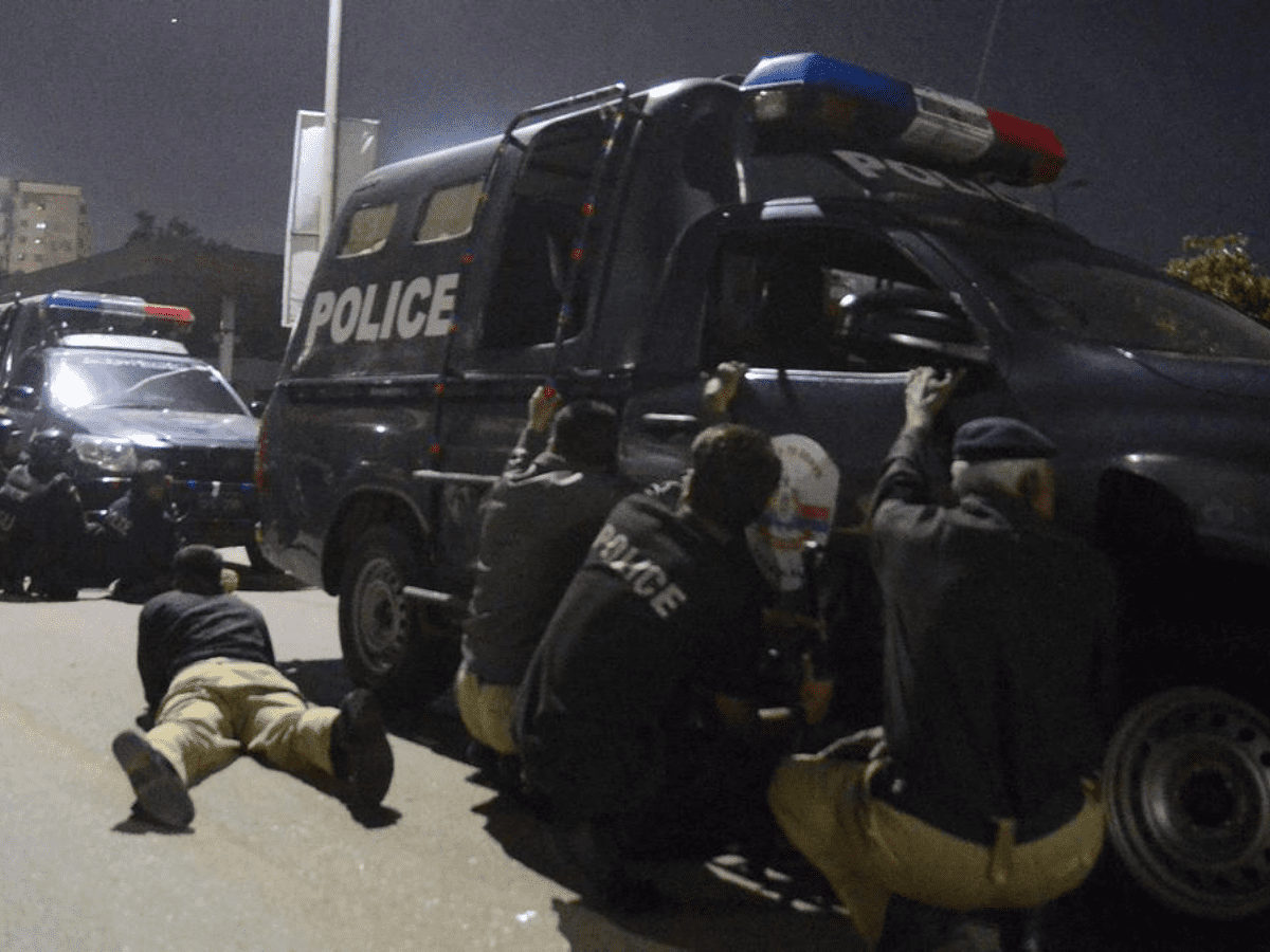 3 killed, 10 wounded as terrorists storm Karachi police headquarters