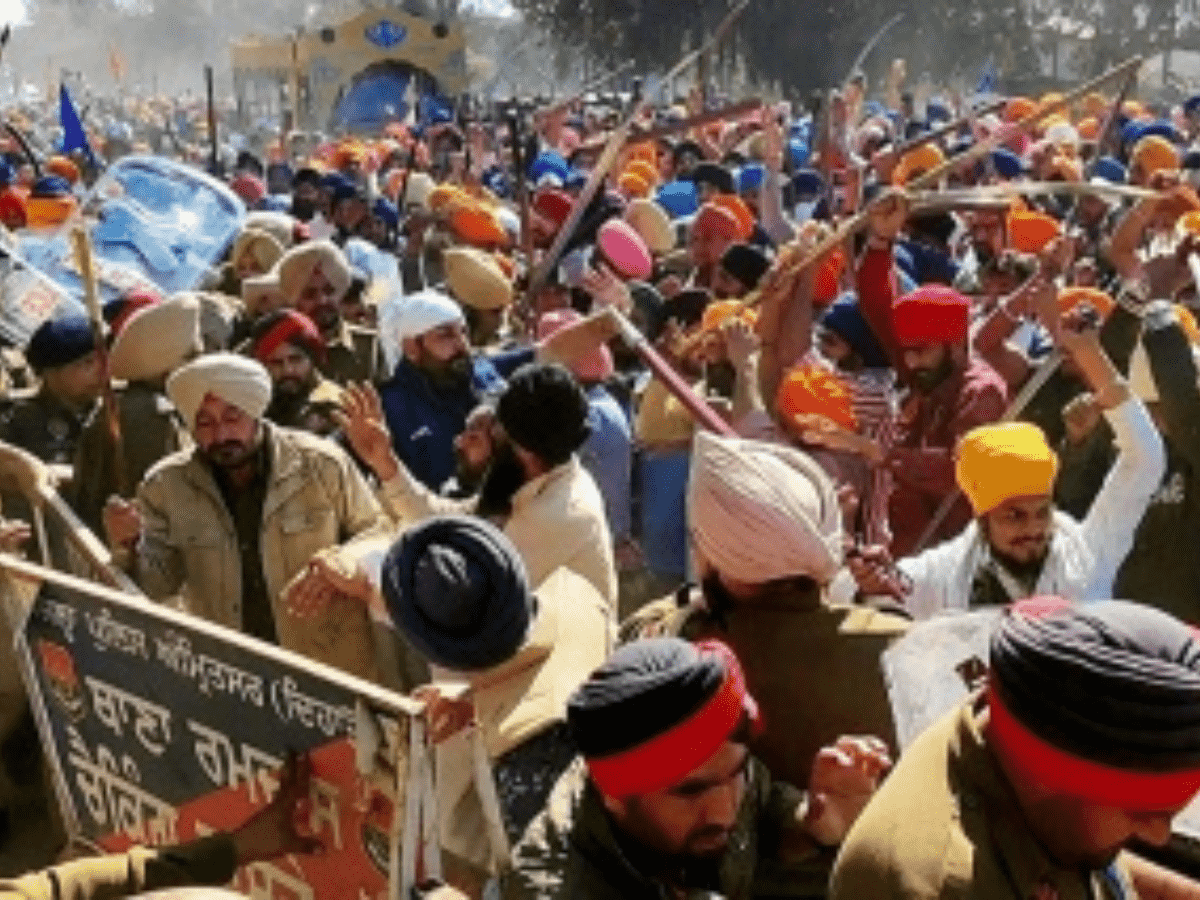 Supporters of Khalistan sympathiser Amritpal clash with police