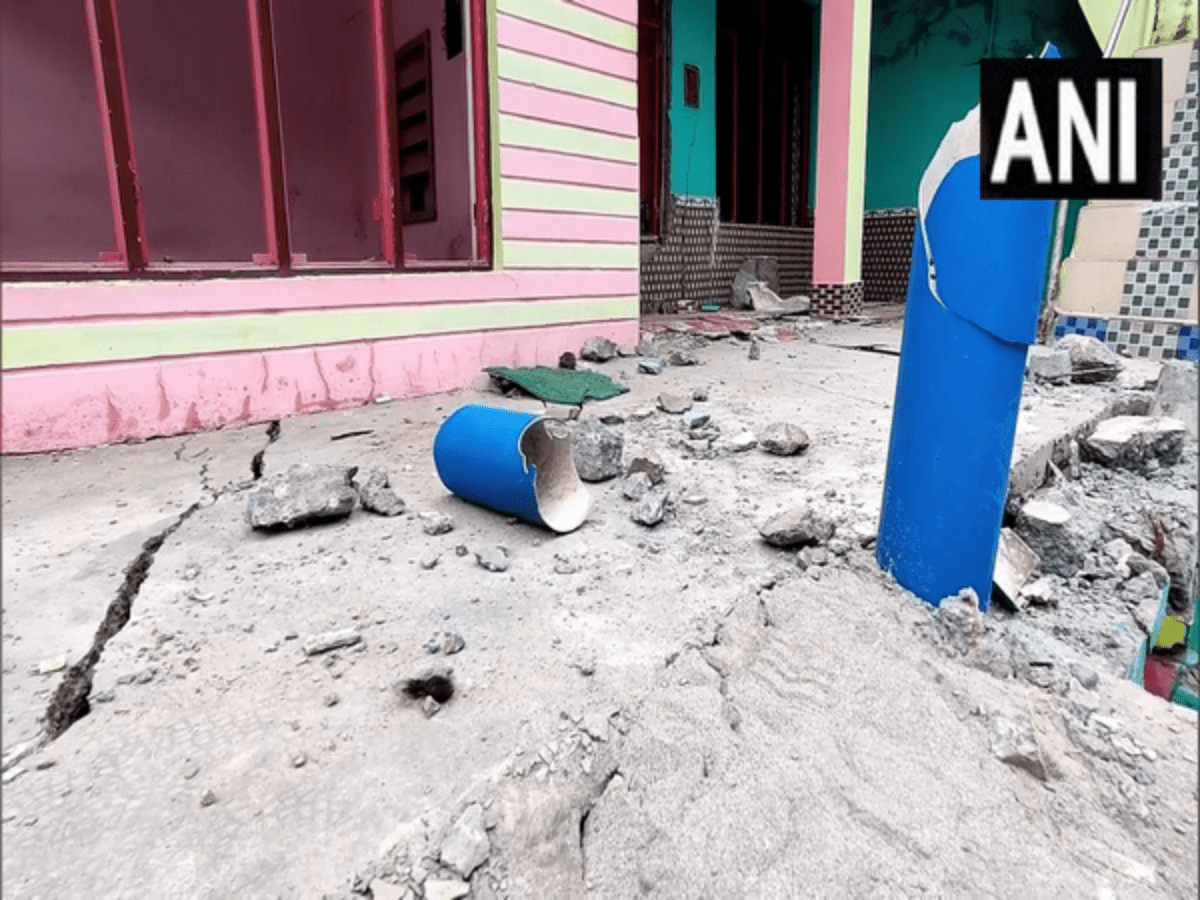 Houses develop cracks in J-K's Doda, 19 families shifted to temporary shelters