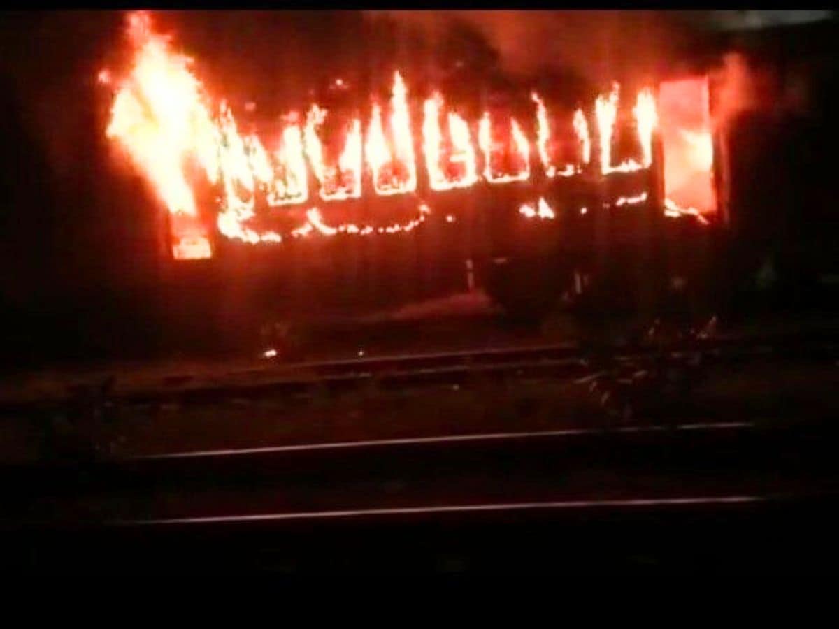 Train coach at Kannur railway station burnt, probe launched