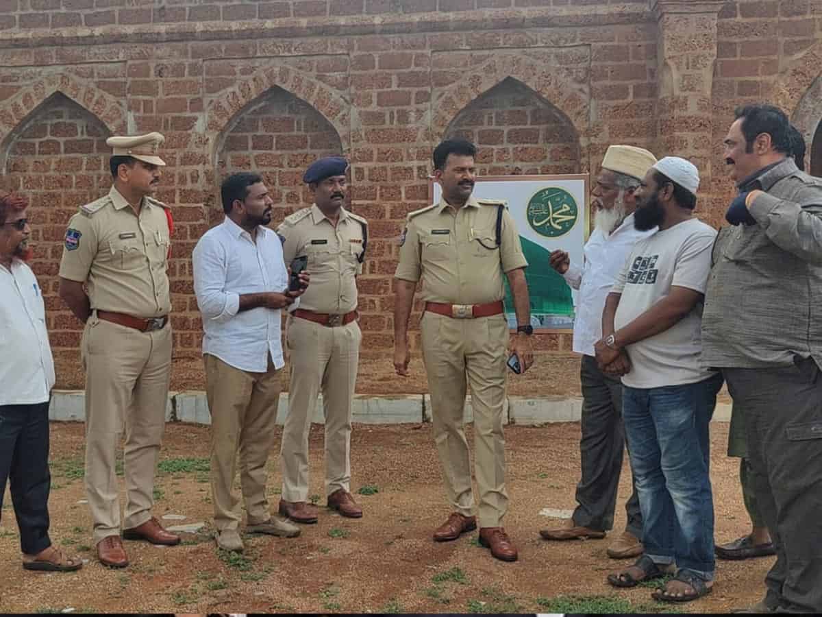 Vikarabad SP, N Koti Reddy visits Tandur Eidgah